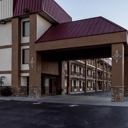 Red Roof Inn & Suites Pigeon Forge Parkway Екстер'єр фото