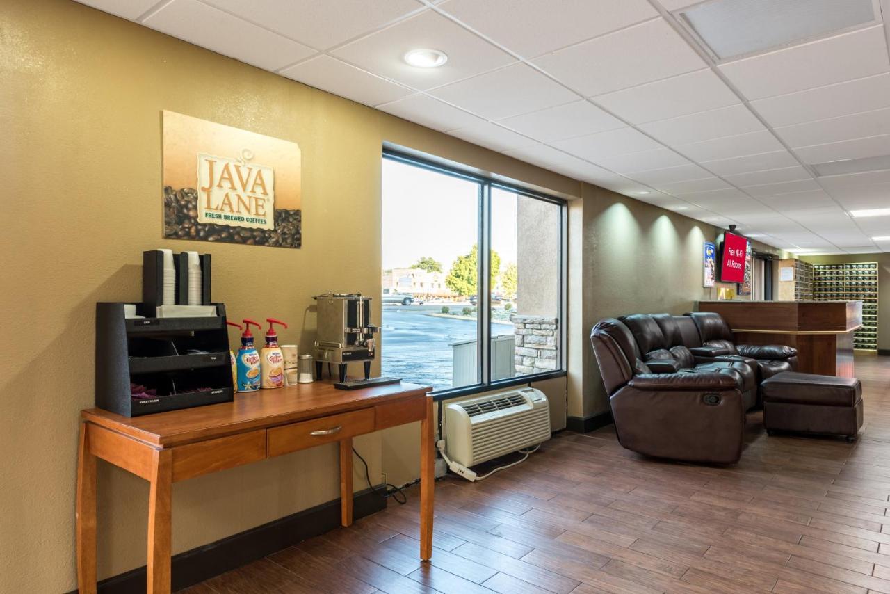 Red Roof Inn & Suites Pigeon Forge Parkway Екстер'єр фото