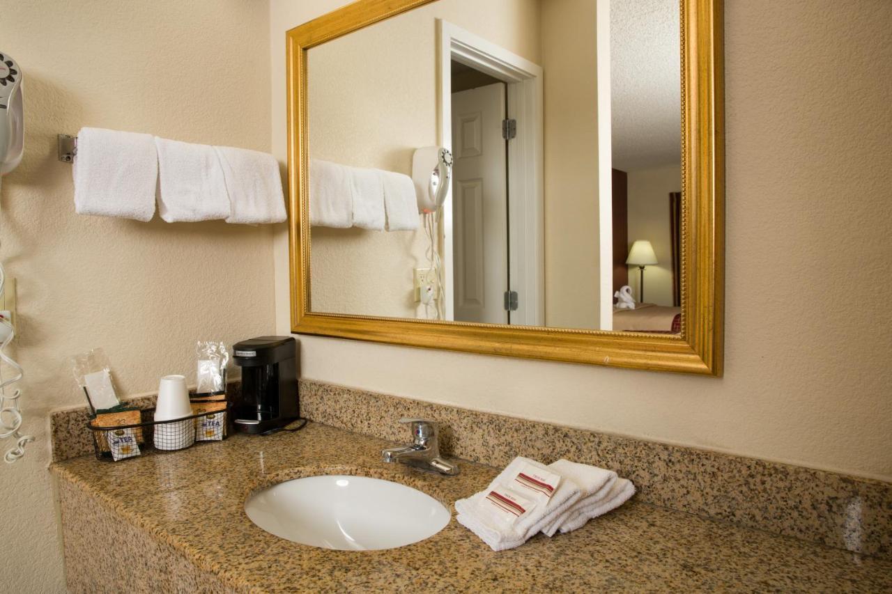 Red Roof Inn & Suites Pigeon Forge Parkway Екстер'єр фото