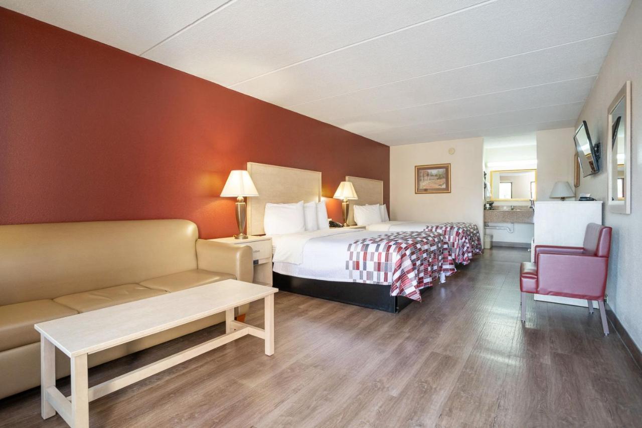 Red Roof Inn & Suites Pigeon Forge Parkway Екстер'єр фото