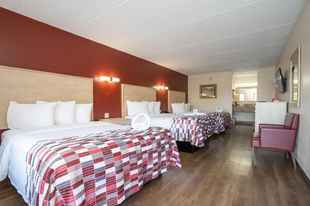 Red Roof Inn & Suites Pigeon Forge Parkway Екстер'єр фото