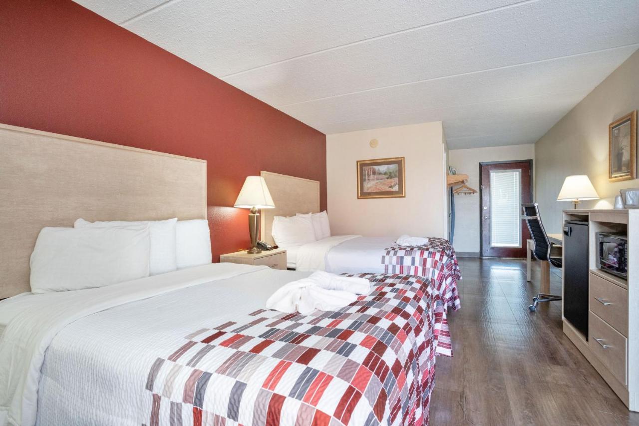 Red Roof Inn & Suites Pigeon Forge Parkway Екстер'єр фото