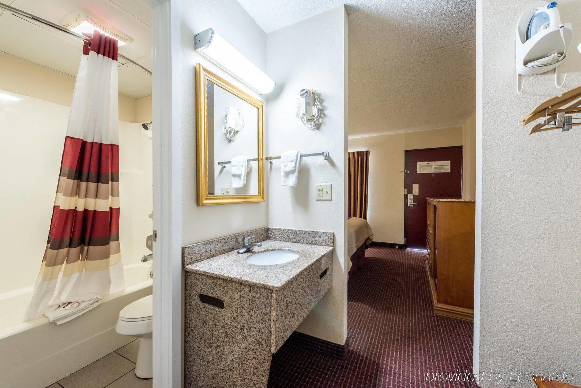 Red Roof Inn & Suites Pigeon Forge Parkway Екстер'єр фото