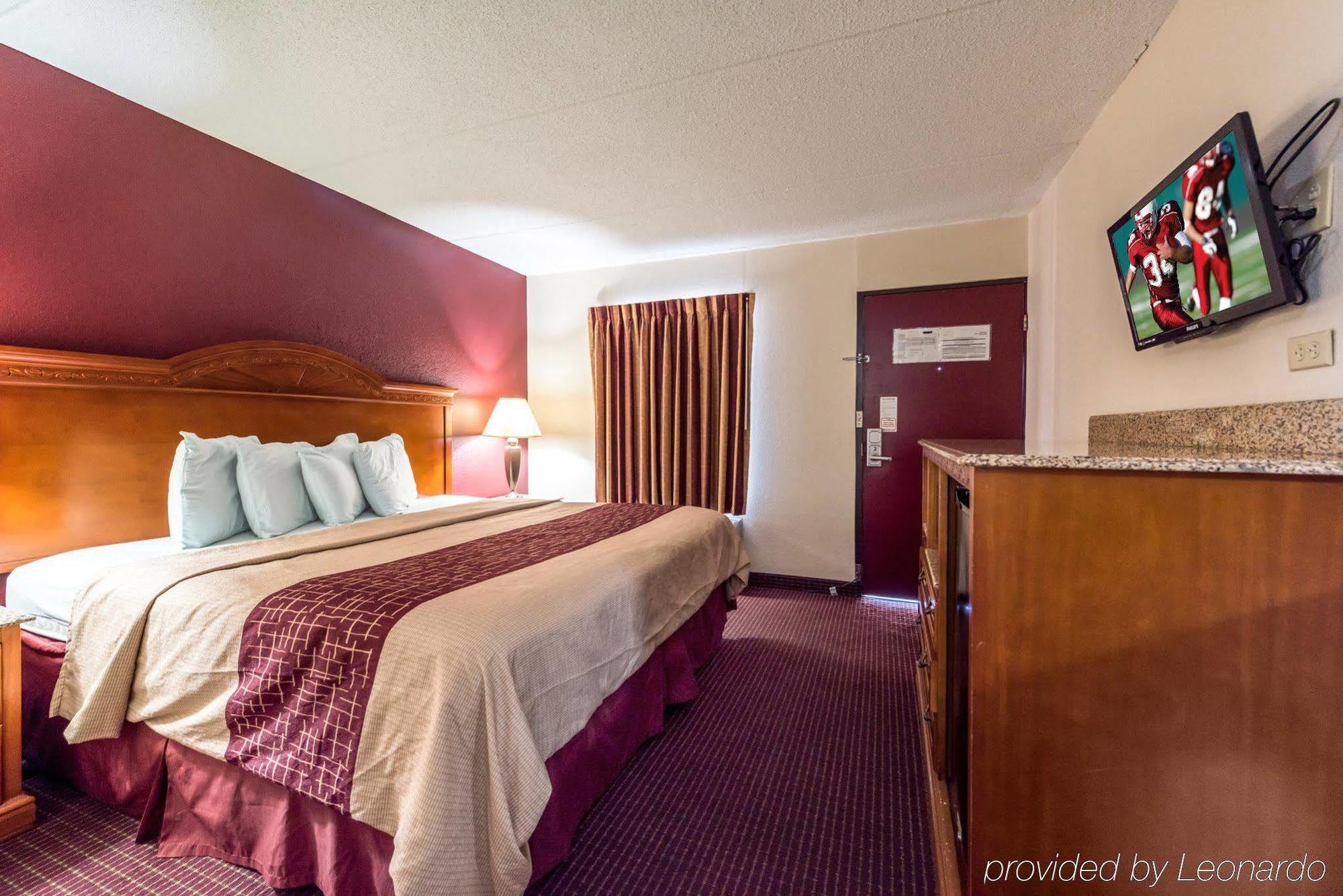 Red Roof Inn & Suites Pigeon Forge Parkway Екстер'єр фото