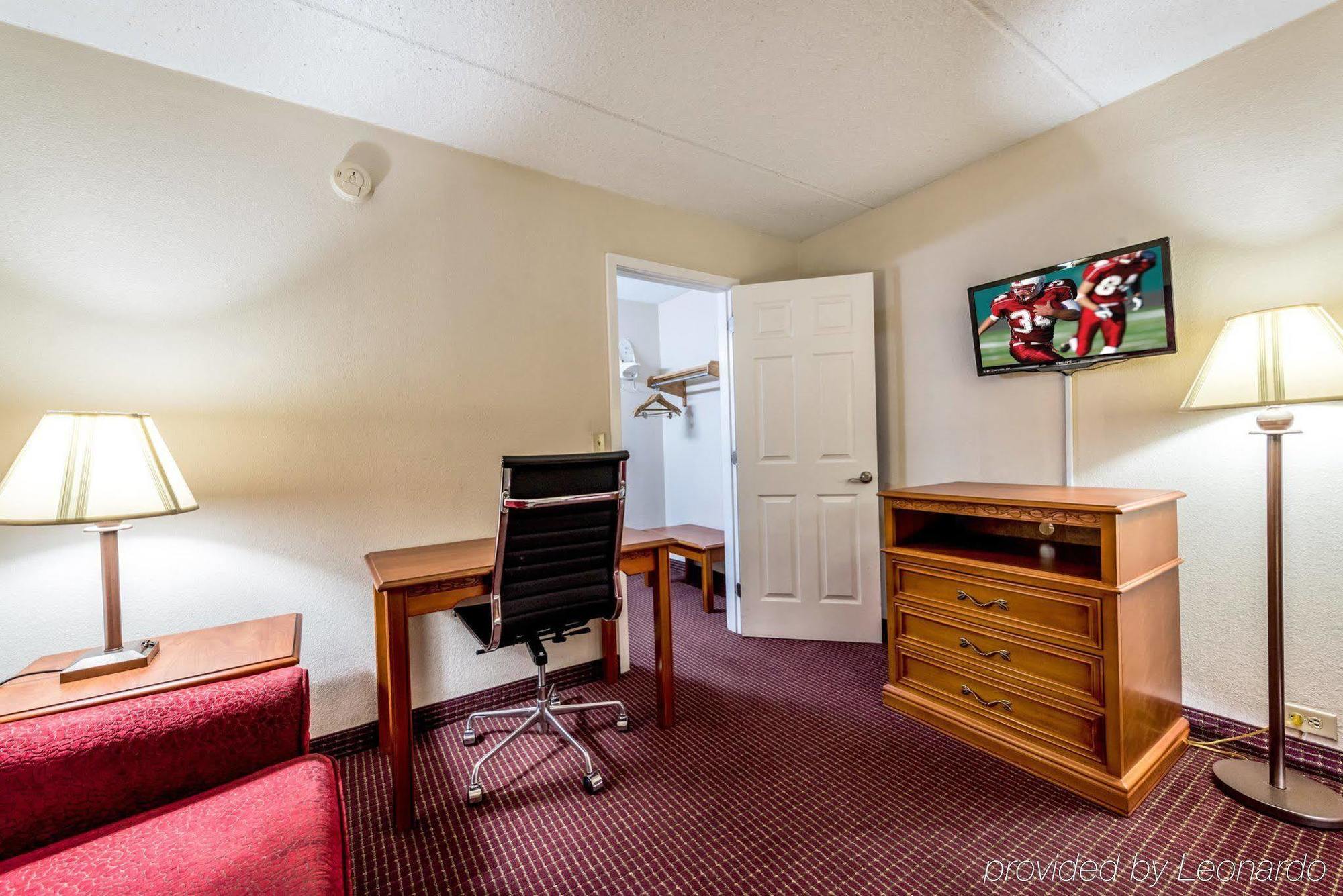 Red Roof Inn & Suites Pigeon Forge Parkway Екстер'єр фото