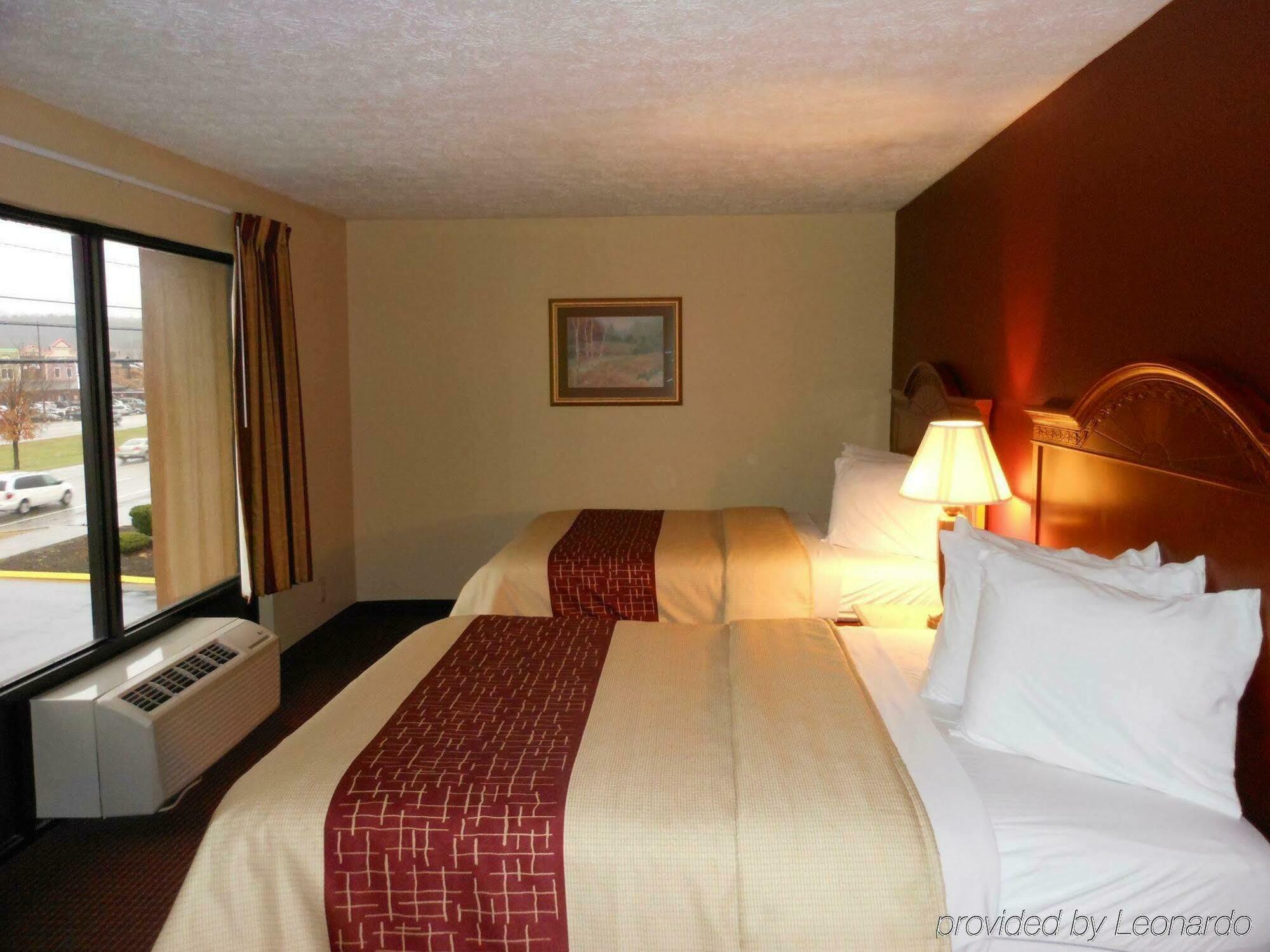 Red Roof Inn & Suites Pigeon Forge Parkway Екстер'єр фото