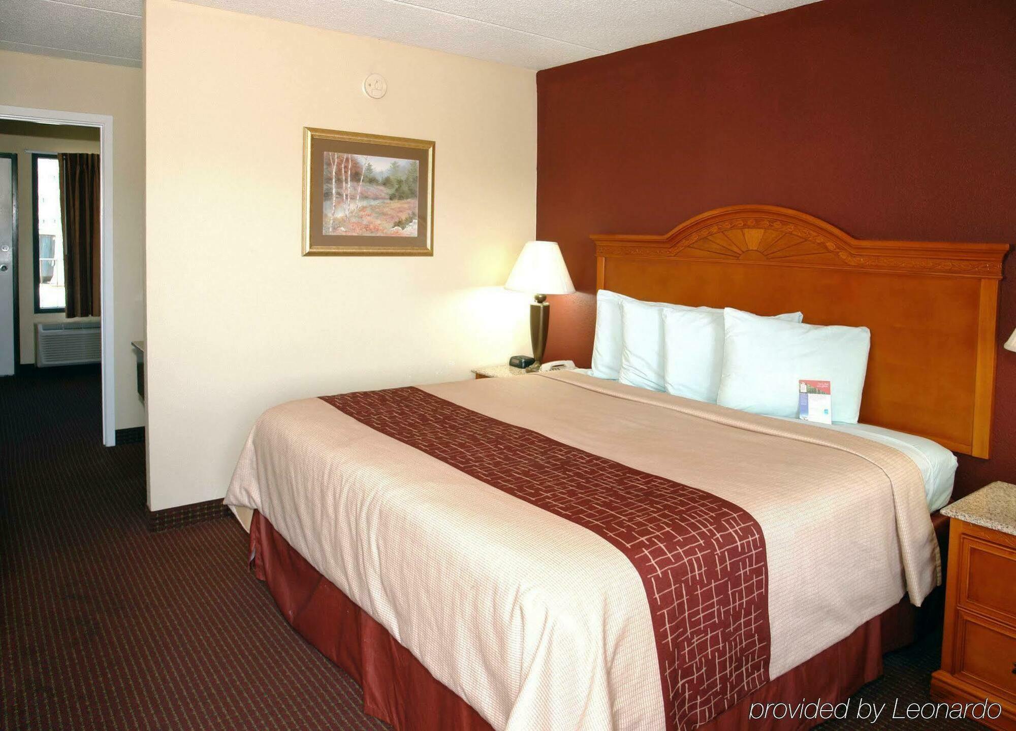 Red Roof Inn & Suites Pigeon Forge Parkway Екстер'єр фото