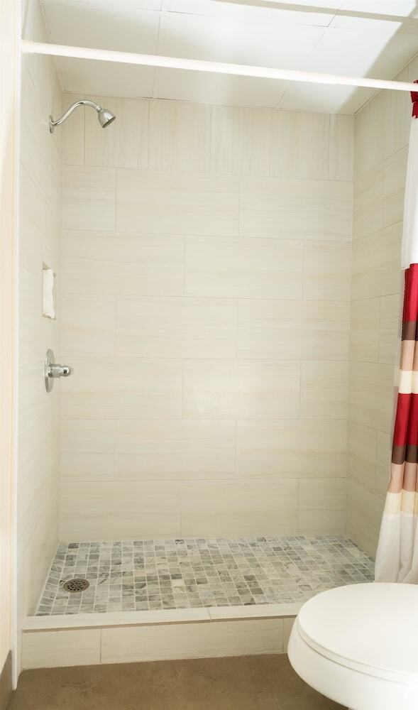 Red Roof Inn & Suites Pigeon Forge Parkway Екстер'єр фото